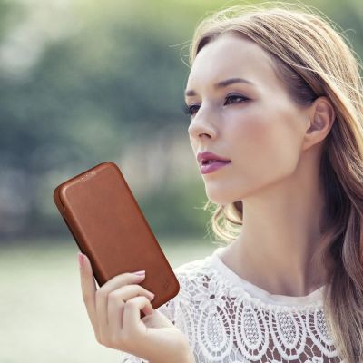 31. iCarer CE Oil Wax Premium Leather Folio Case iPhone 14 Plus magnetische Klapphülle MagSafe braun (AKI14220707-BN)