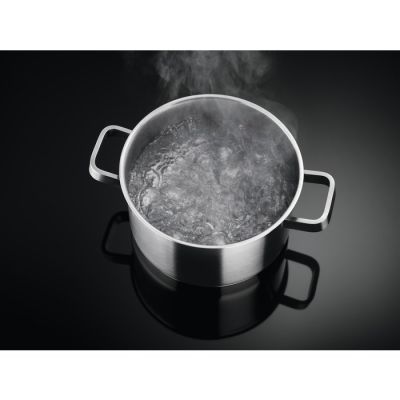 7. ELECTROLUX EIV83443BW Induktionskochfeld