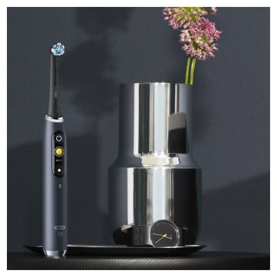 9. Oral-B iO 80363731 Elektrische Zahnbürste für Erwachsene, rotierende und pulsierende Zahnbürste, Schwarz, Silber