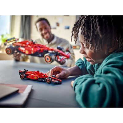 18. LEGO Technic 42207 - Ferrari SF-24 Formel-1-Rennwagen