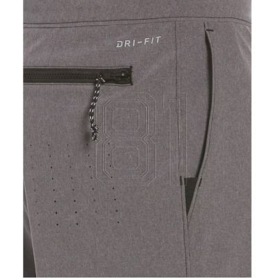 5. Nike Flow 9" M NESSC515-061 Shorts