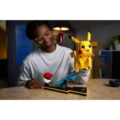 10. LEGO Pokémon 72152 – Pikachu und Pokéball