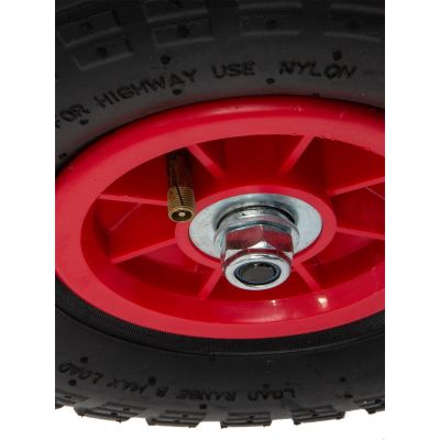 11. 14. Januar, rotes Pedalauto Go-Kart