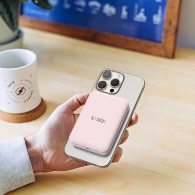 8. Tech-Protect LifeMag PB11 Powerbank mit MagSafe 10000 mAh 15 W USB-C-Anschluss – Rosa + USB-C-Kabel