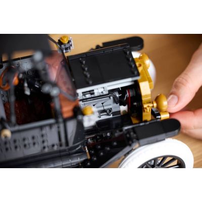 19. LEGO Icons 11376 - Ford Modell T