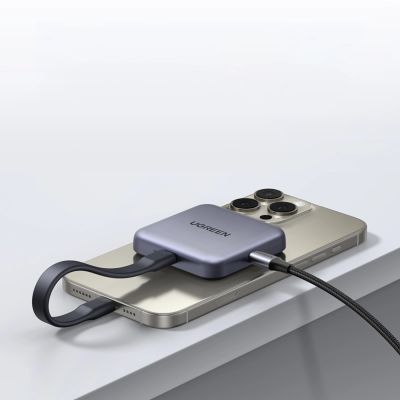 4. Ugreen Magnetischer Speicherkartenleser + 100W PD 3-in-1-Ladegerät – Grau