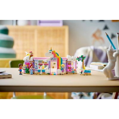 11. LEGO Friends 42684 – Einhorn-Café