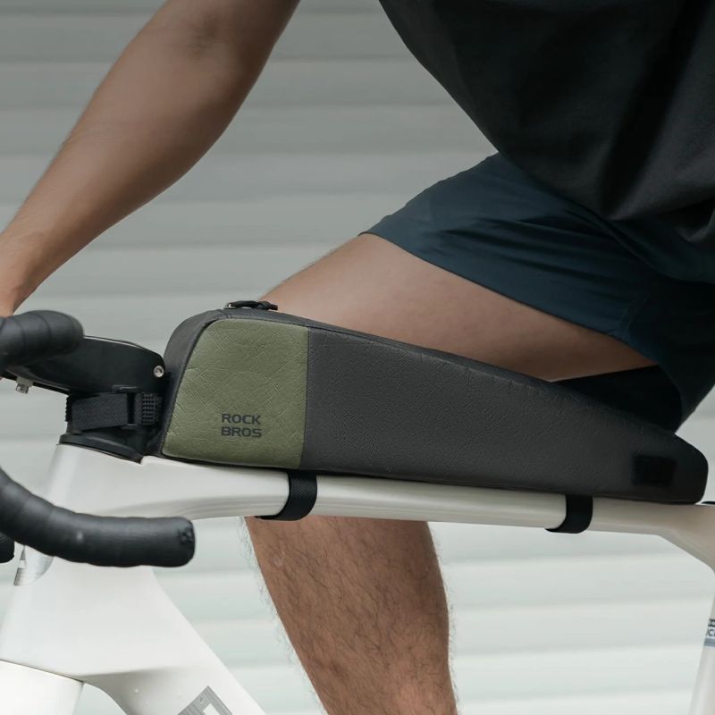 4. Rockbros DB005 Oberrohr-Fahrradtasche 0,9 l – Schwarz und Grün
