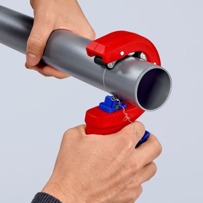 15. Knipex 90 23 01 BK Handrohrschneider