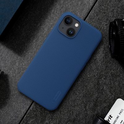 12. Nillkin Super Frosted Shield Pro verstärkte Hülle für iPhone 15 Plus – blau