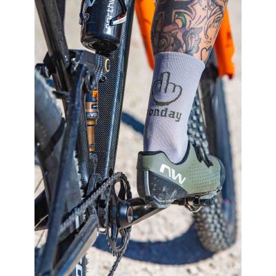 2. NORTHWAVE Sonntag Montag Socken Radsocken grau