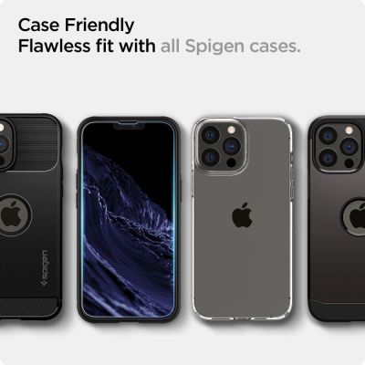 5. Spigen Glas.tR EZ Fit Panzerglas für iPhone 13 / 13 Pro / 14 / 16e / 17e - 2 Stück.