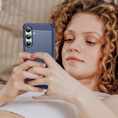 7. Carbon Case Silikonhülle für Samsung Galaxy S24 FE - blau