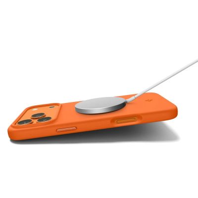 7. Spigen Silikonhülle Fit Mag MagSafe für iPhone 17 Pro Max – Orange
