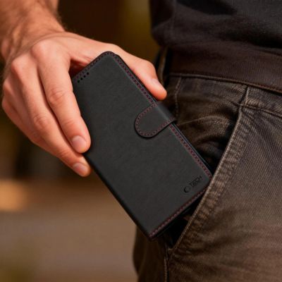 7. Tech-Protect Brieftaschenhülle für Samsung Galaxy A57 5G – Schwarz und Rot