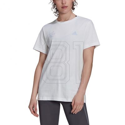 3. adidas Signature Tee W GV1345