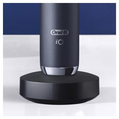 12. Oral-B iO 80363731 Elektrische Zahnbürste für Erwachsene, rotierende und pulsierende Zahnbürste, Schwarz, Silber
