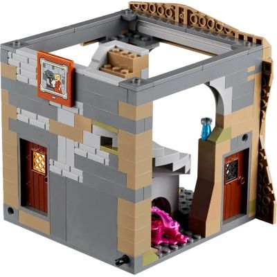 6. LEGO IDEAS 21348 Dungeons & Dragons: Die Geschichte des Roten Drachen