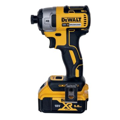 13. 18V DCK422P3 DEWALT Kombi-Kit