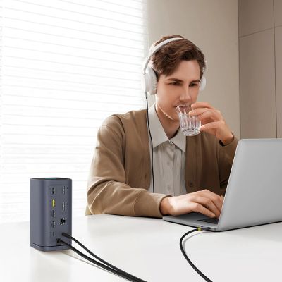 7. Baseus Spacemate Hub USB-C 11-in-1 Dockingstation mit 3x HDMI 4K 60Hz + 2x USB-A (10 Gbit/s) + 1x USB-C (10 Gbit/s) + RJ45 + 2x USB-A (480 Mbit/s) + 1x USB-C (PD) + 1x 3,5-mm-Klinkenbuchse – Grau