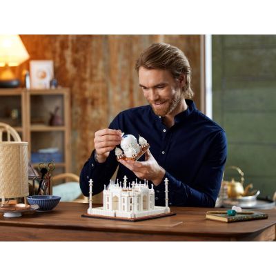 9. LEGO Architecture 21056 Taj Mahal