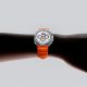 13. Spigen WBS2 Armband für Samsung Galaxy Watch 40/44/46 mm – Orange