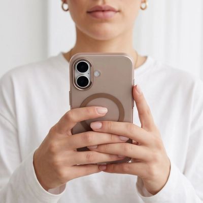 6. Tech-Protect MagZero MagSafe Hülle für iPhone 17 – beige-braun matt