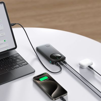 10. Powerbank Joyroom JR-PBF12 10000mAh 2.4A 2x USB-A 1x USB-C - schwarz