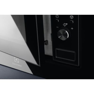 5. Electrolux LMS2203EMX Mikrowellenherd (700W; schwarz)