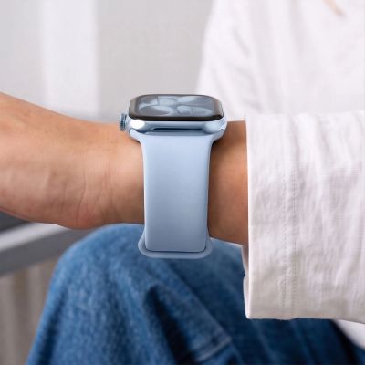 6. Tech-Protect Silikonarmband für Apple Watch 40 / 41 / 42 mm – Hellblau