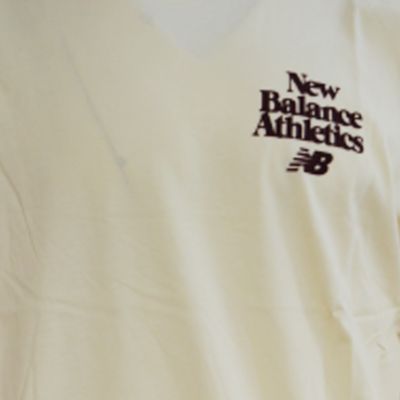 3. New Balance Athletics 70s Run Graphic Langarmshirt - MT23560-MCU