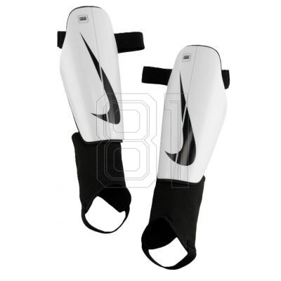 2. Nike Charge DX4608-100 Fußball-Schienbeinschoner