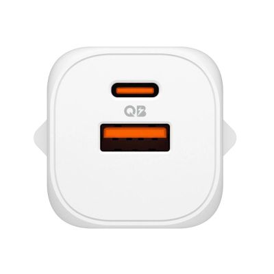 2. Spigen Essential EE352EU USB-C/USB-A 35W Wandladegerät – Weiß