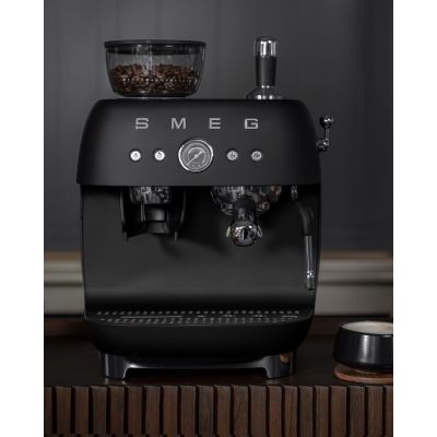 22. Smeg EGF03BLMEU Kaffeemaschine, manuelle Espressomaschine, 2,4 l