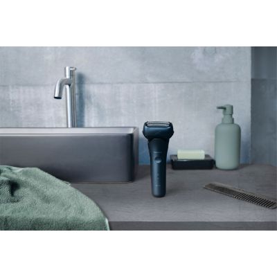 5. Panasonic ES-LT4B-A803 Bart- und Haartrimmer, Dunkelblau