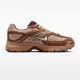 Nike Air Max Moto 2K Herren-Sportschuhe in Light British Tan Coconut Milk - IQ3410-281