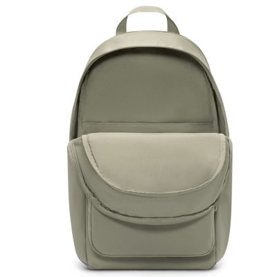 4. Nike Heritage Eugene 2.0 Winterrucksack IH7955-320