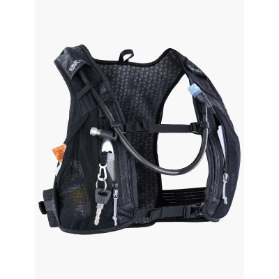 5. EVOC Hydro Pro 6 Weste-Rucksack + 1,5-l-Trinkblase, schwarz