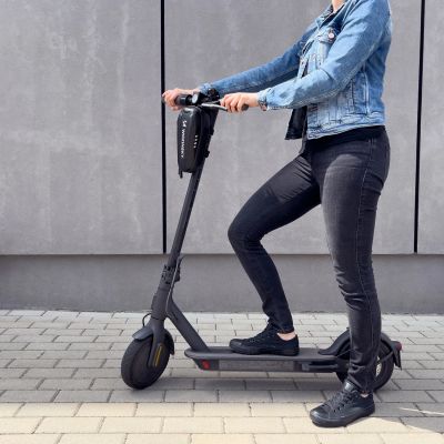 6. Wozinsky Wasserdichte Scooter-Lenkertasche 2L Schwarz (WSB3BK)