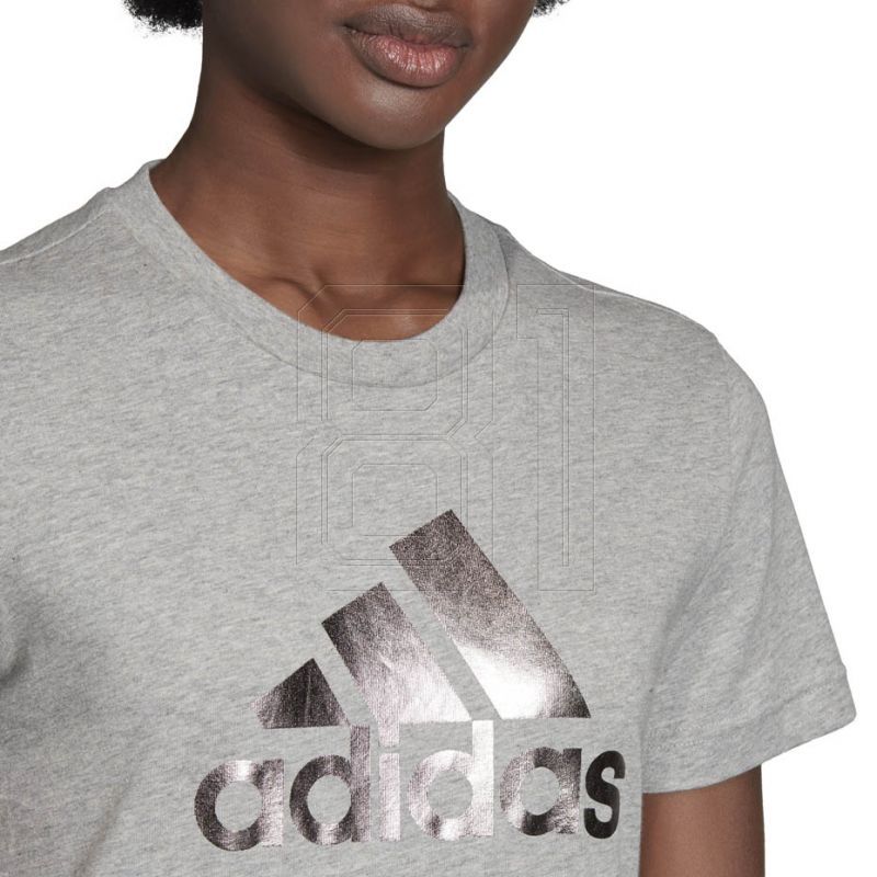 5. adidas UnivVol Tee 2 W GI4769