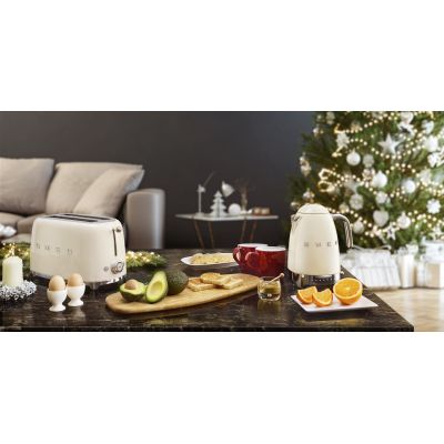 33. SMEG KLF04CREU Wasserkocher Creme