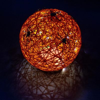 2. Dekorative Kugellampe mit Spinnen-LED, 15 cm, Halloween-Orange