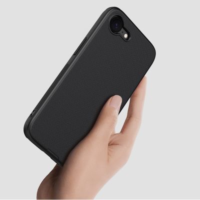 8. Nillkin Super Frosted Shield Pro Magnethülle für iPhone 16e / 17e – Schwarz
