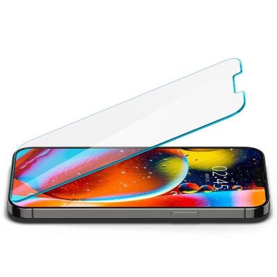 11. Spigen Glas.tR EZ Fit Panzerglas für iPhone 13 / 13 Pro / 14 / 16e / 17e - 2 Stück.