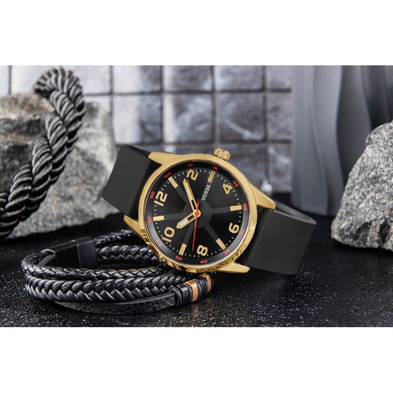6. Guess Herrenuhr Monte GW0805G2 + Box