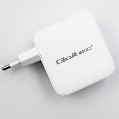 5. Qoltec 140W GaN-Wandladegerät | 5–20 V | 2,5–5 A | 3 x USB-C PD | 1 x USB QC 3.0 | Weiß