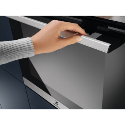 4. ELECTROLUX EOF3H50BX Backofen
