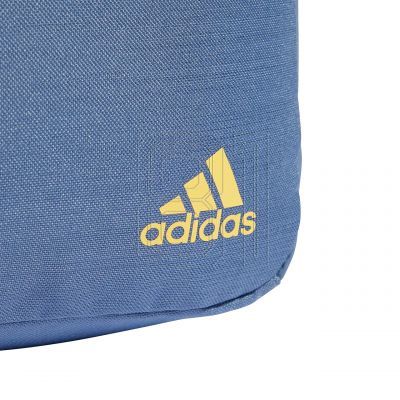 5. Adidas Classic Horizontal 3-Streifen Rucksack IR9838