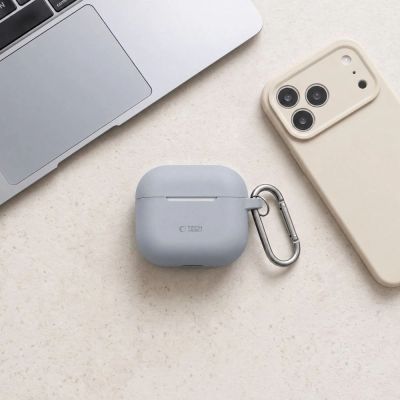 9. Tech-Protect Silikon-Hakenhülle für AirPods 4 – Grau