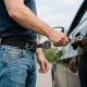 9. Tech-Protect UrbanLoop Diebstahlsichere Handyhalterung mit einziehbarem Trageband – Schwarz